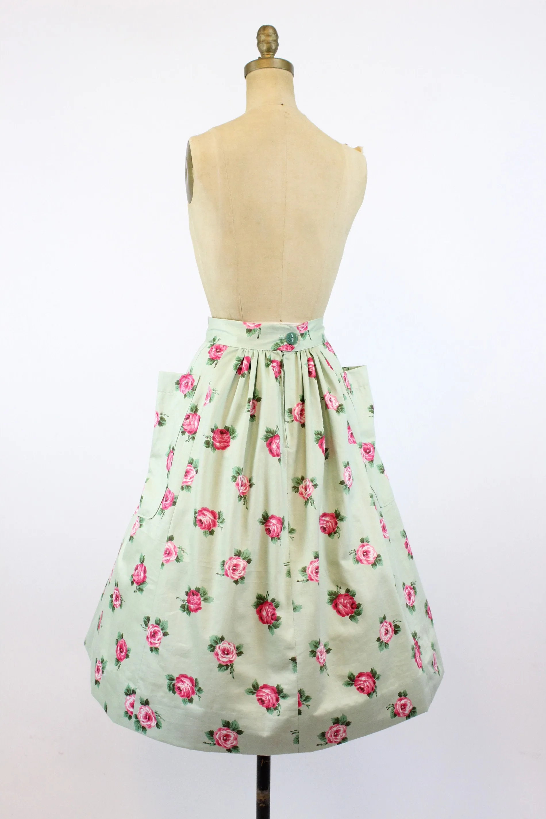 1950s rose print skirt full skirt pockets xs | new spring