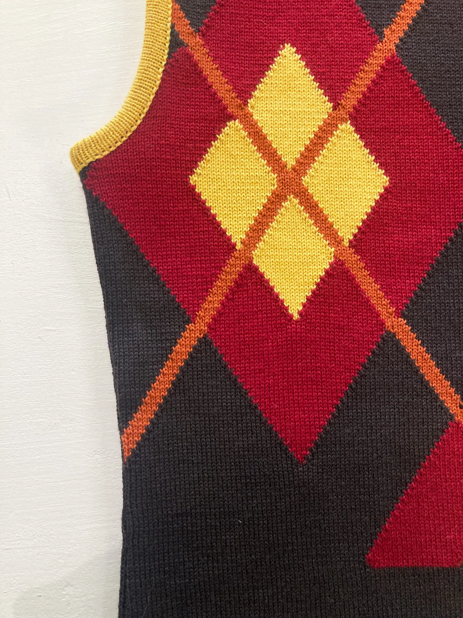 Luciano Soprani brown red yellow argyle knitted wool sweater vest - sz 42 IT